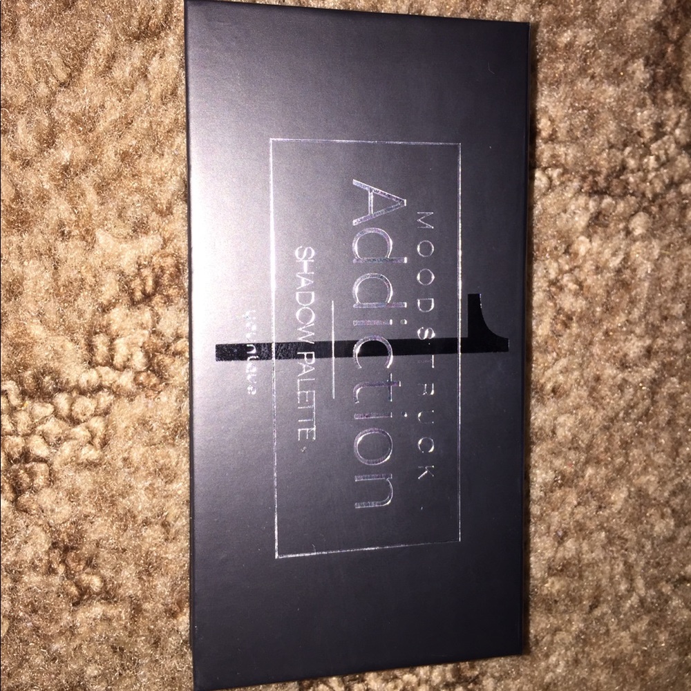 Younique Palette